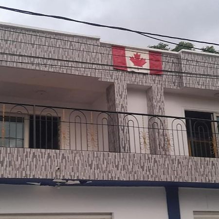 Canadian House Tolú エクステリア 写真